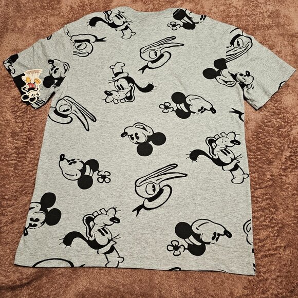 Disney x Macy's Exclusvie Edition Adult Unisex Mickey and Friends T-Shirt - Picture 8 of 9